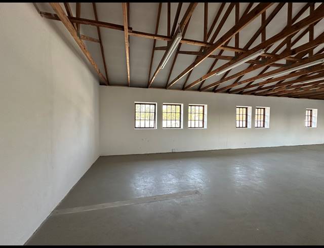 89M² OFFICE TO LET IN PARKMORE